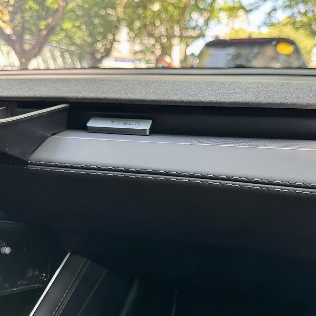 Dashboard Air Vent Aroma Diffuser for Tesla Model 3 Highland/Model Y Juniper