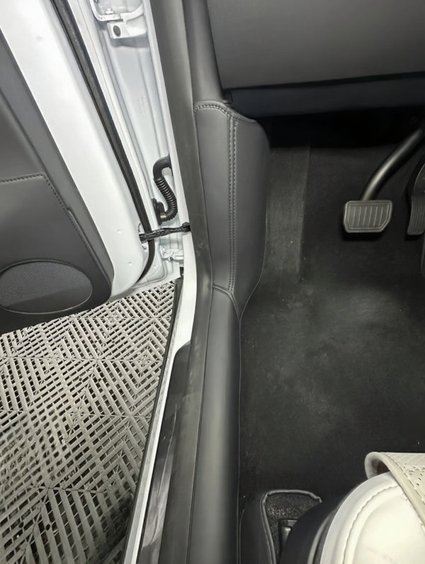 Napa Leather Front and Rear Door Sill Protector for Tesla Model Y Juniper 2025+
