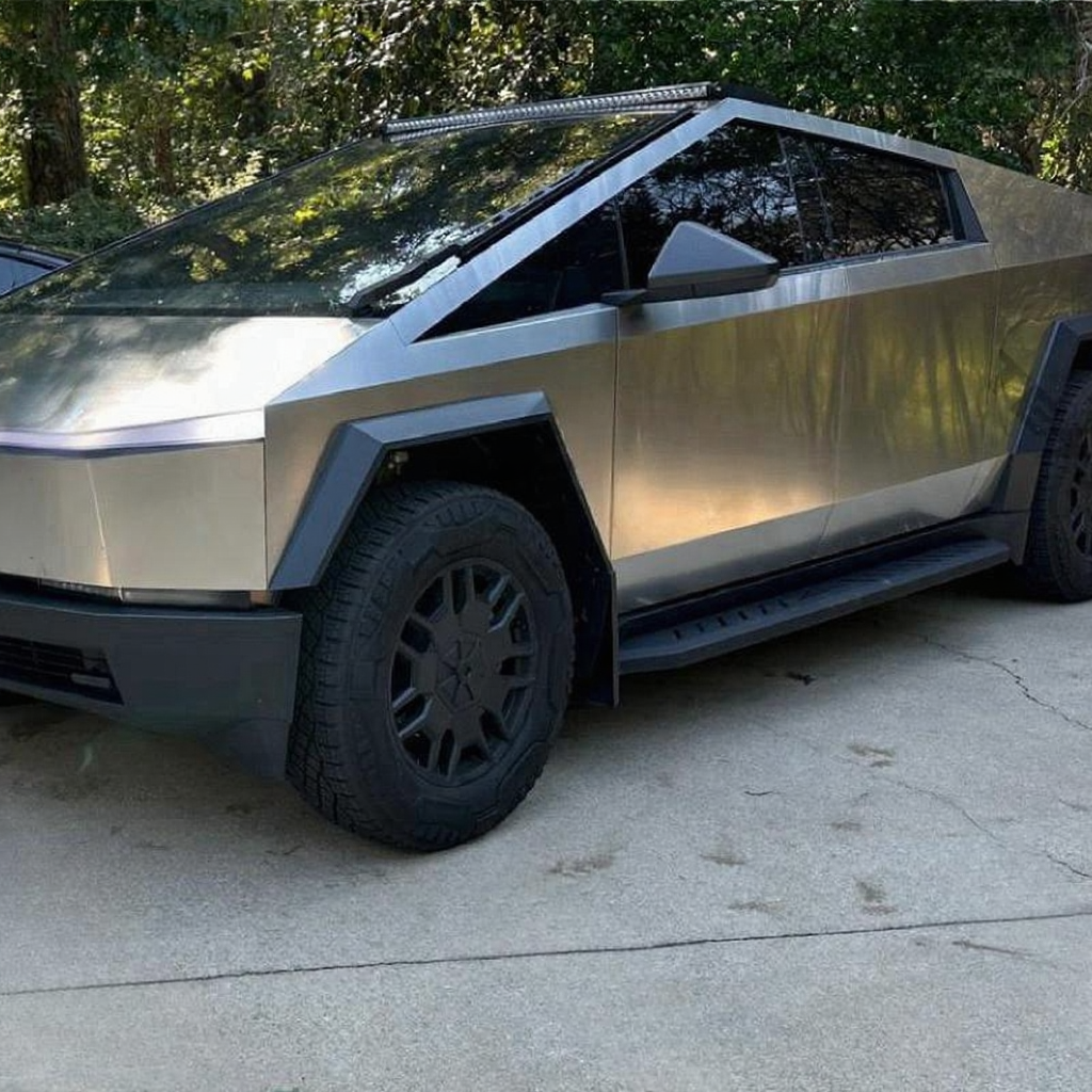 Tesla Cybertruck Running Boards Side Steps