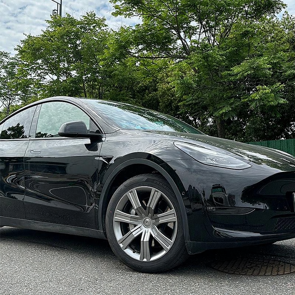 Tesla Model Y 19-inch Interstellar Style Hubcap