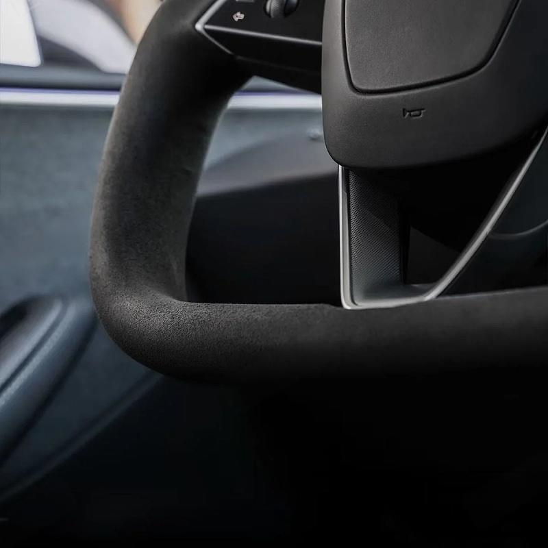 Tesla Model 3 Highland/Y Juniper Yoke Steering Wheel Secondary image