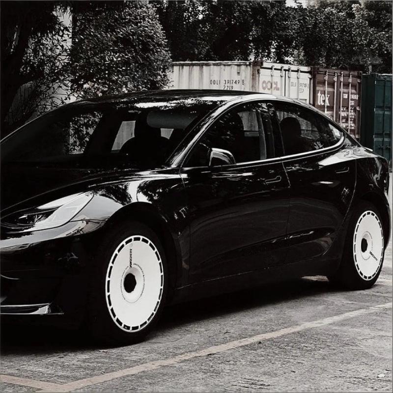 Wheel hub caps for Tesla Model 3/Y